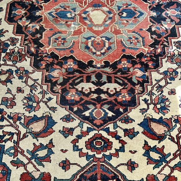 A rare late 1800’s West Persian Farahan Sarouk Rug - Picture 2 of 16